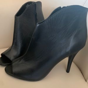 Nine West Leather Peep Toe